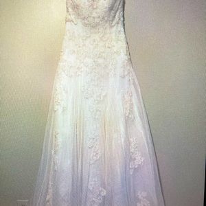Used wedding dress in good shape I just went with a different  dress